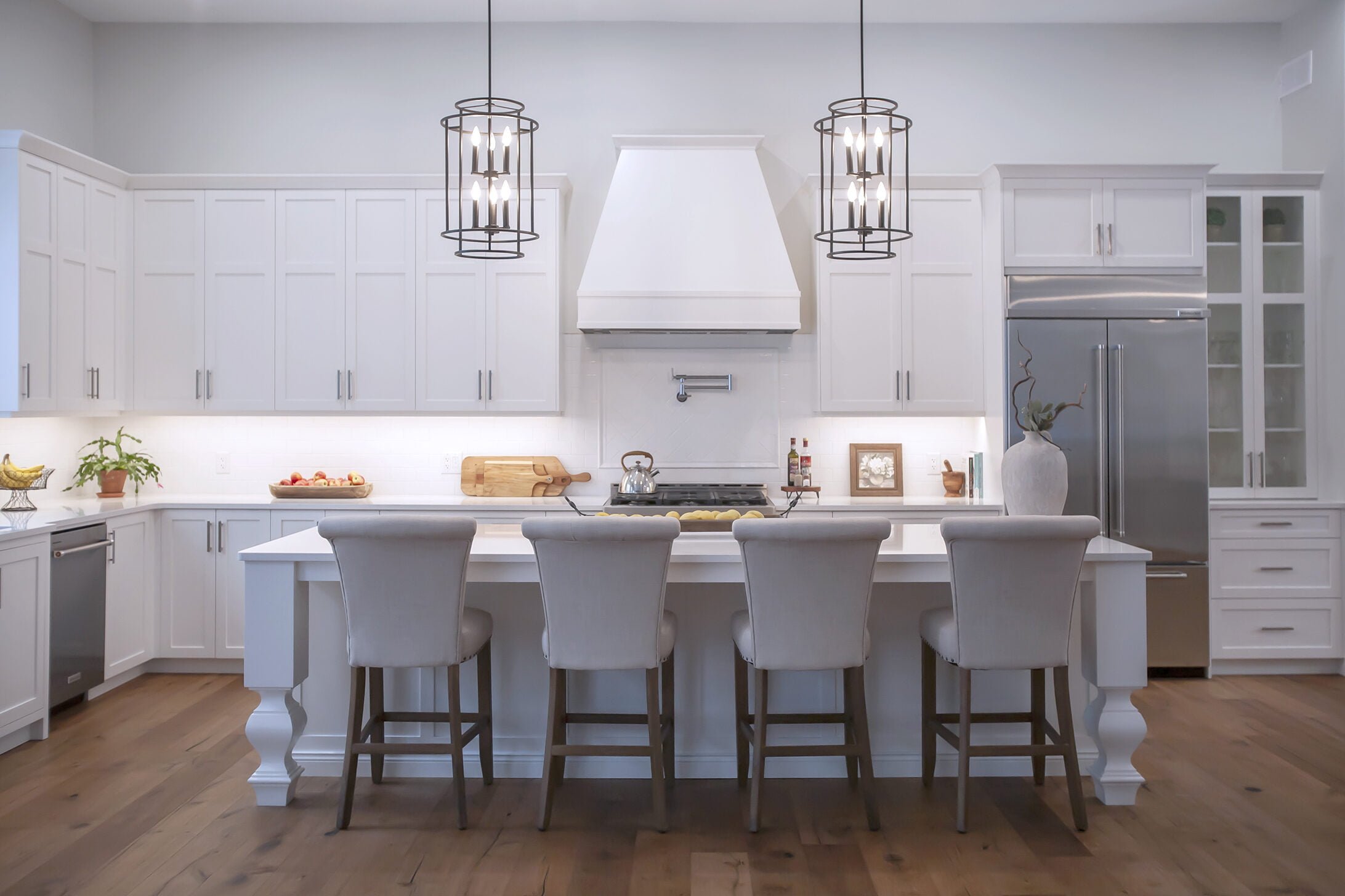 Kitchen Trends Renovating In 2024 We Ve Got The Details   Kitchen Trends 2024 Layered Lighting 2184x1456 